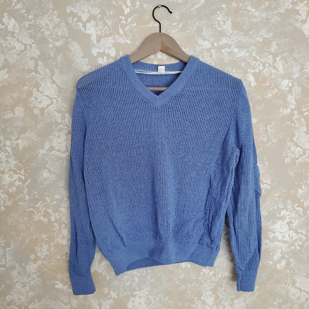 St John Sz P Knit light Blue Long Sleeve Sweater gold crest Pullover v ne